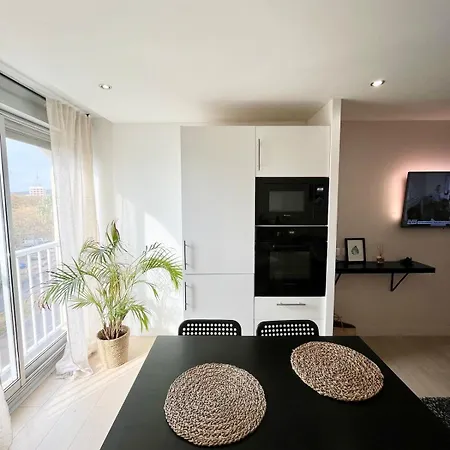 Apartment T2 A Deux Pas De La Agde